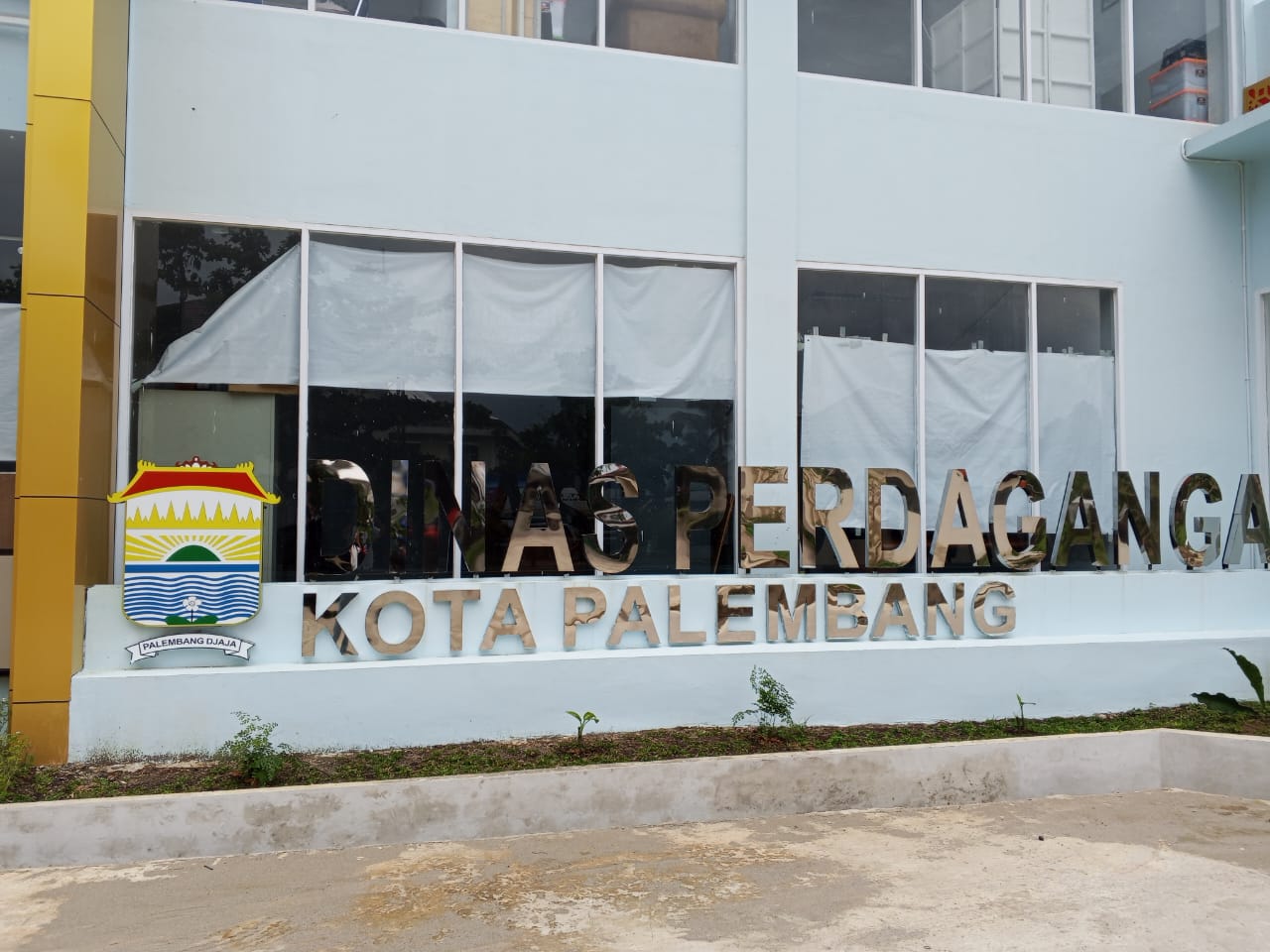 SKANDAL: Proyek Gedung Dinas Perdagangan Palembang Rp9,5 Miliar Diduga Jadi Ajang “Sunat” Anggaran 30%