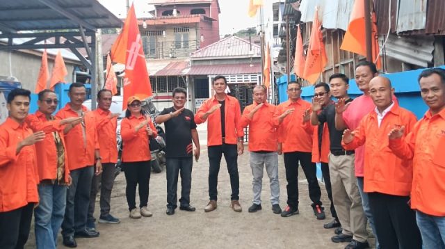 Dalam Rangka HUT Pertama Gerakan Rakyat Gunung Sitoli Tanam Pohon Serta Berbuka Puasa Bersama