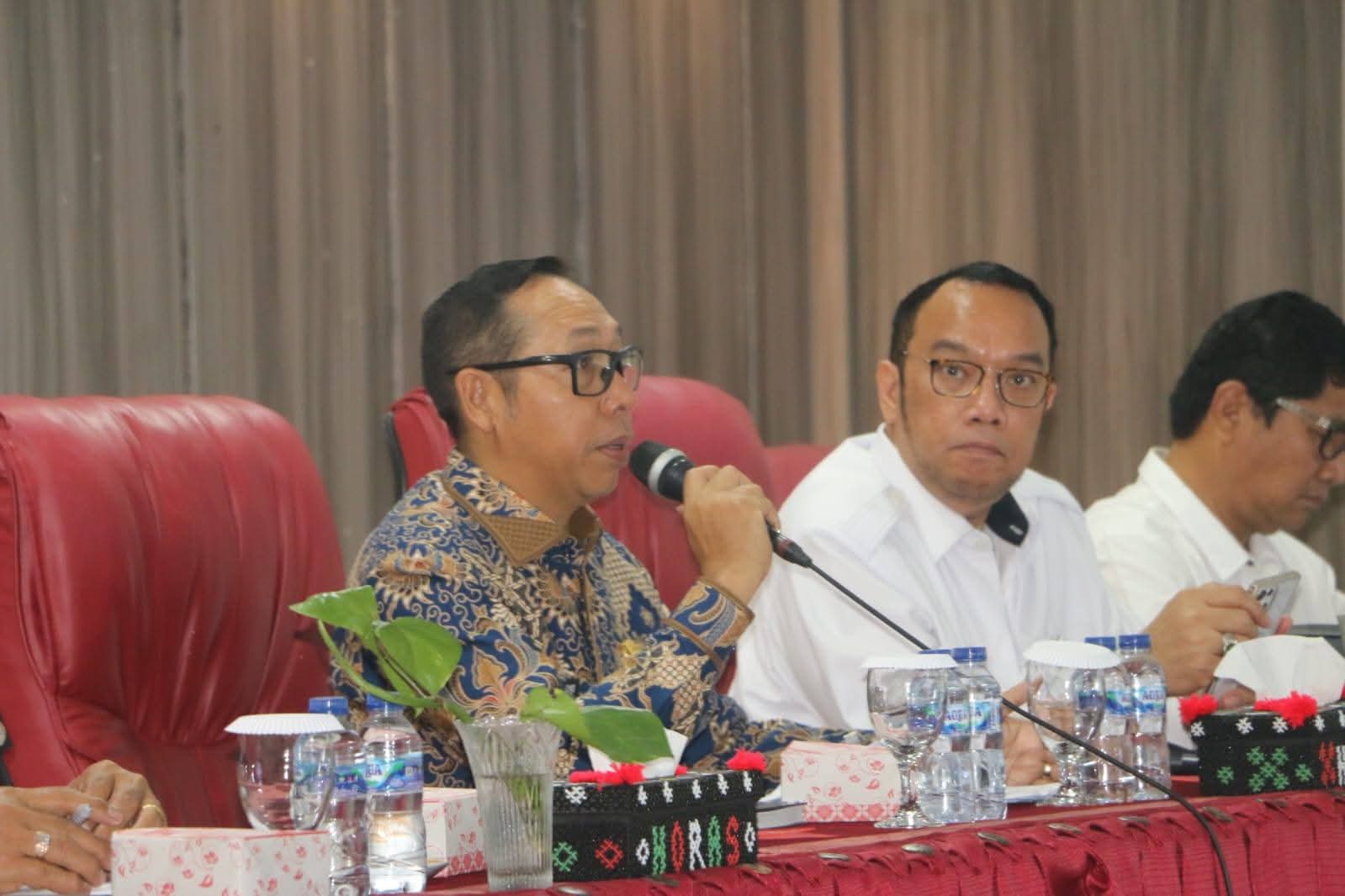 Bupati Taput Pimpin FGD Rencana Induk Pembangunan