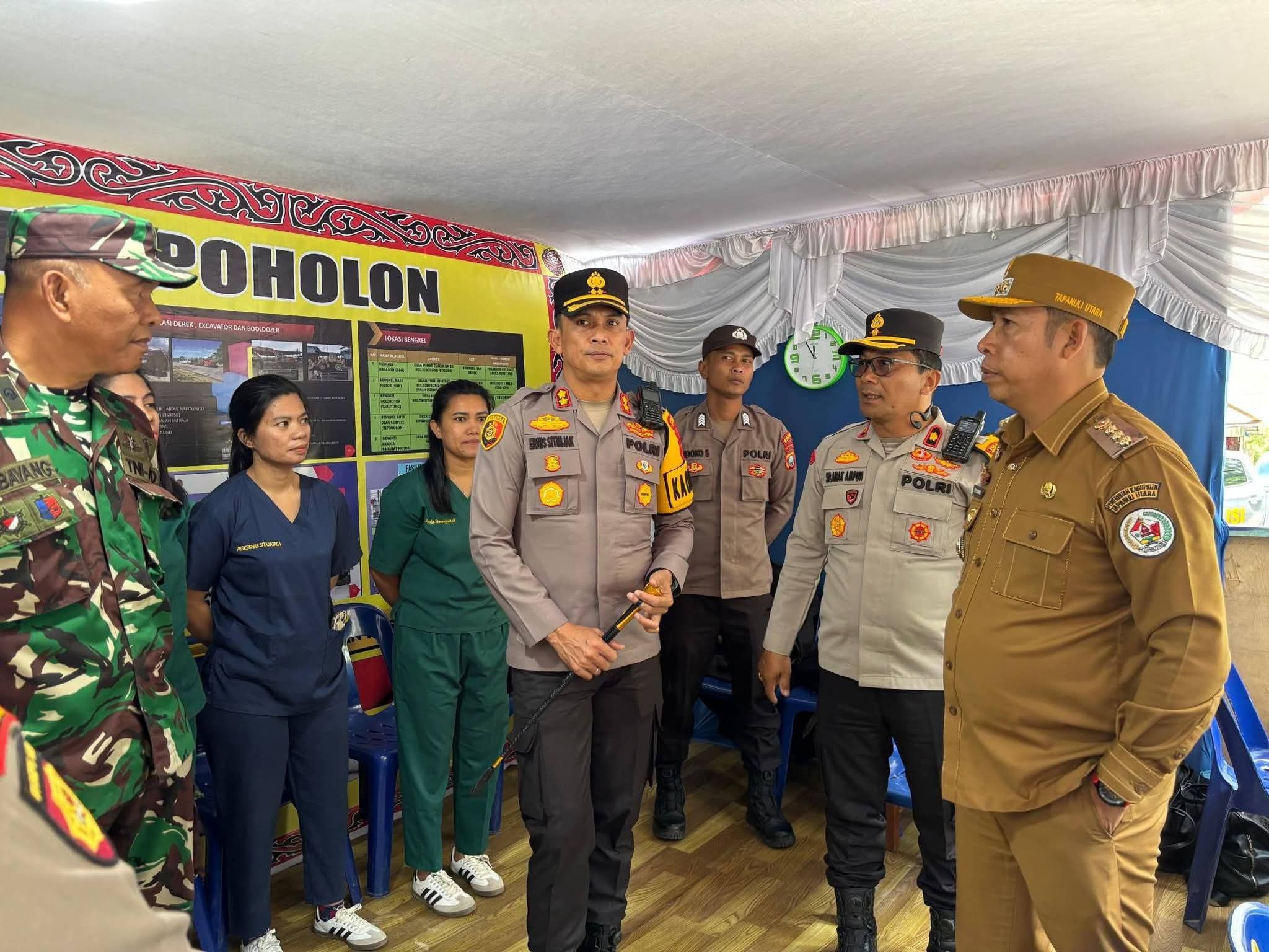 Bupati Taput Tinjau Pos Pelayanan dan Pengamanan Jelang Idul Fitri