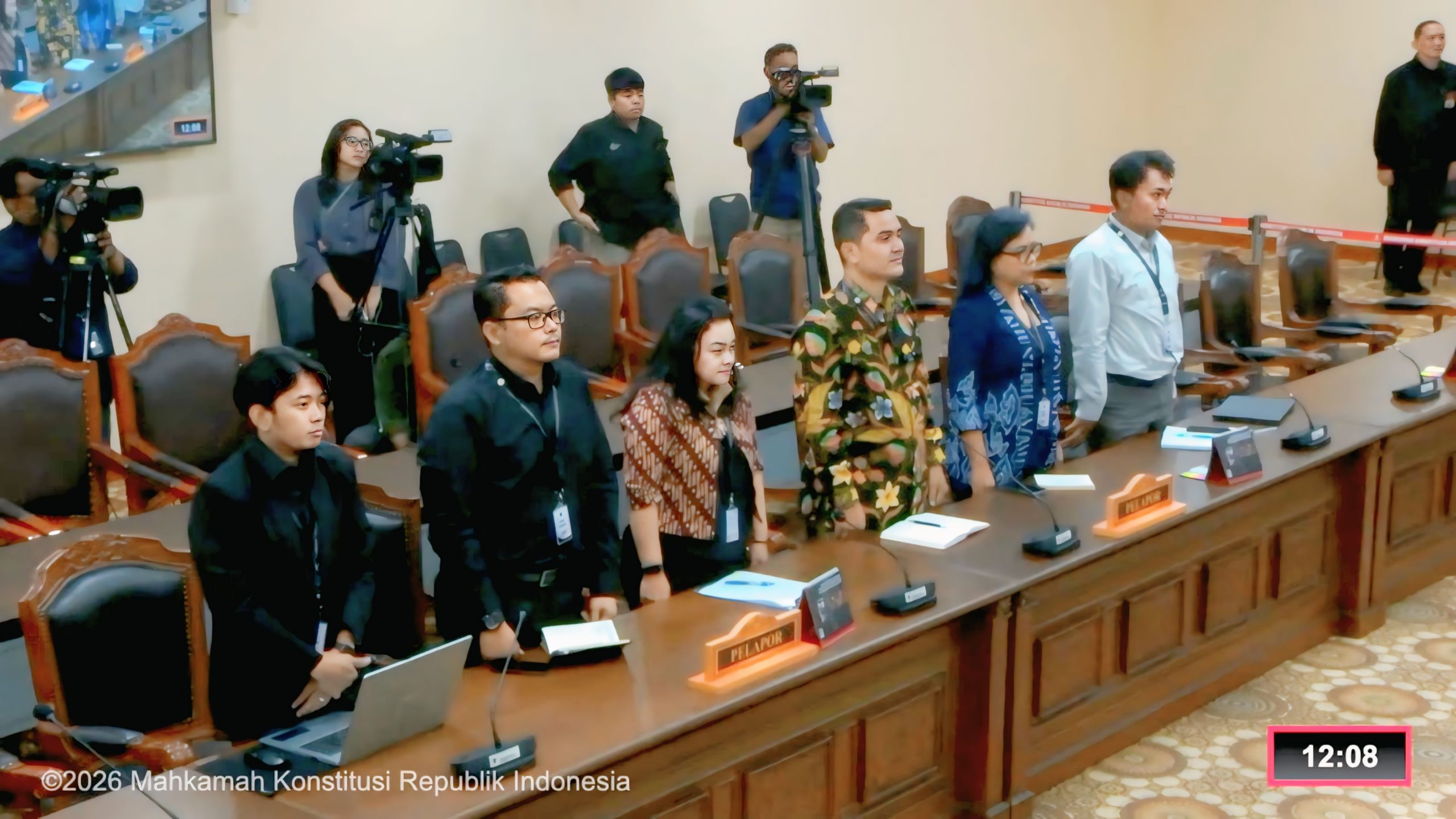 MMMK Melepaskan Kesempatan MK, Dalam Perkara Etik Adies Kadir