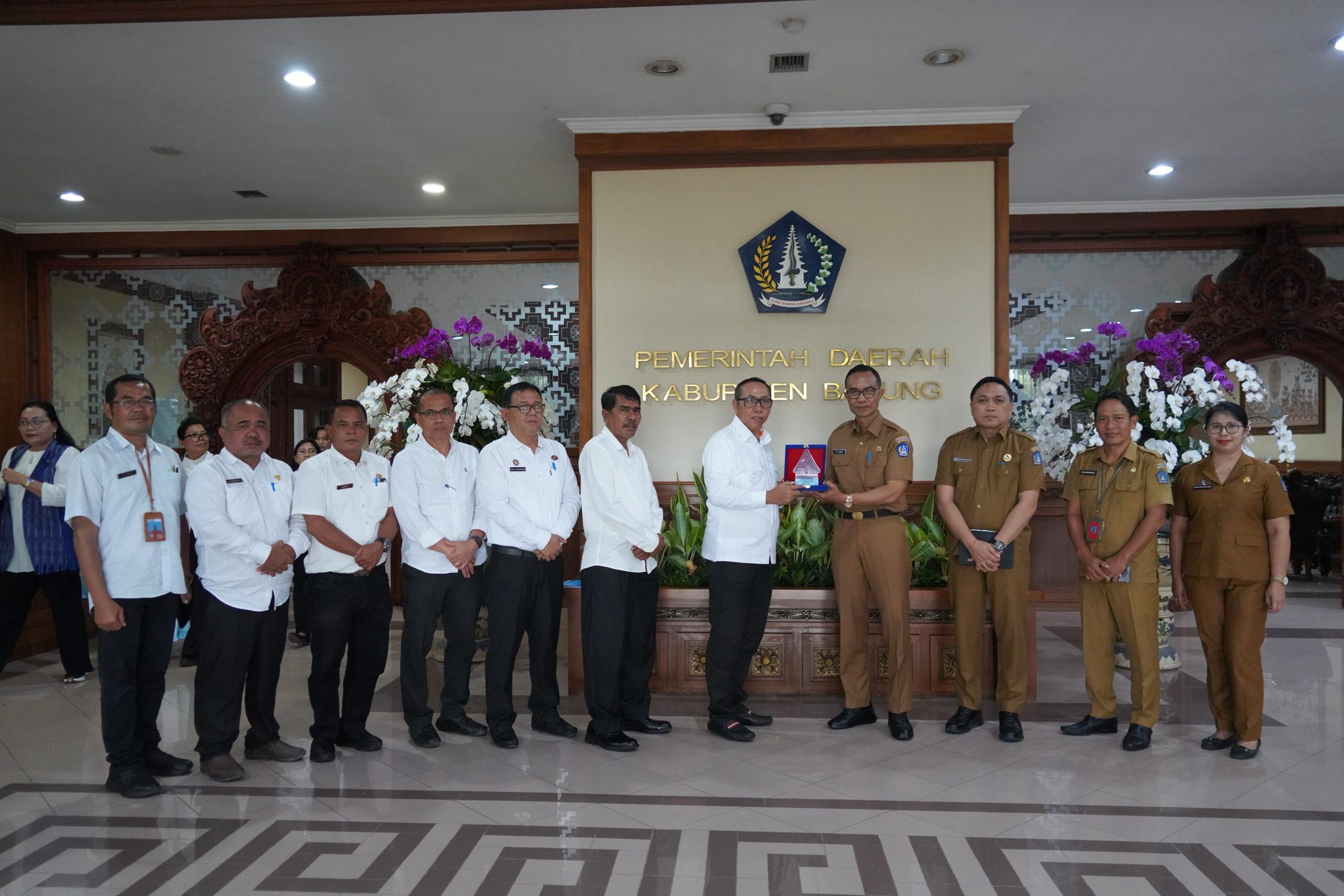Perkuat Pelayanan Publik, Bupati Taput Kunjungi MPP Kabupaten Badung