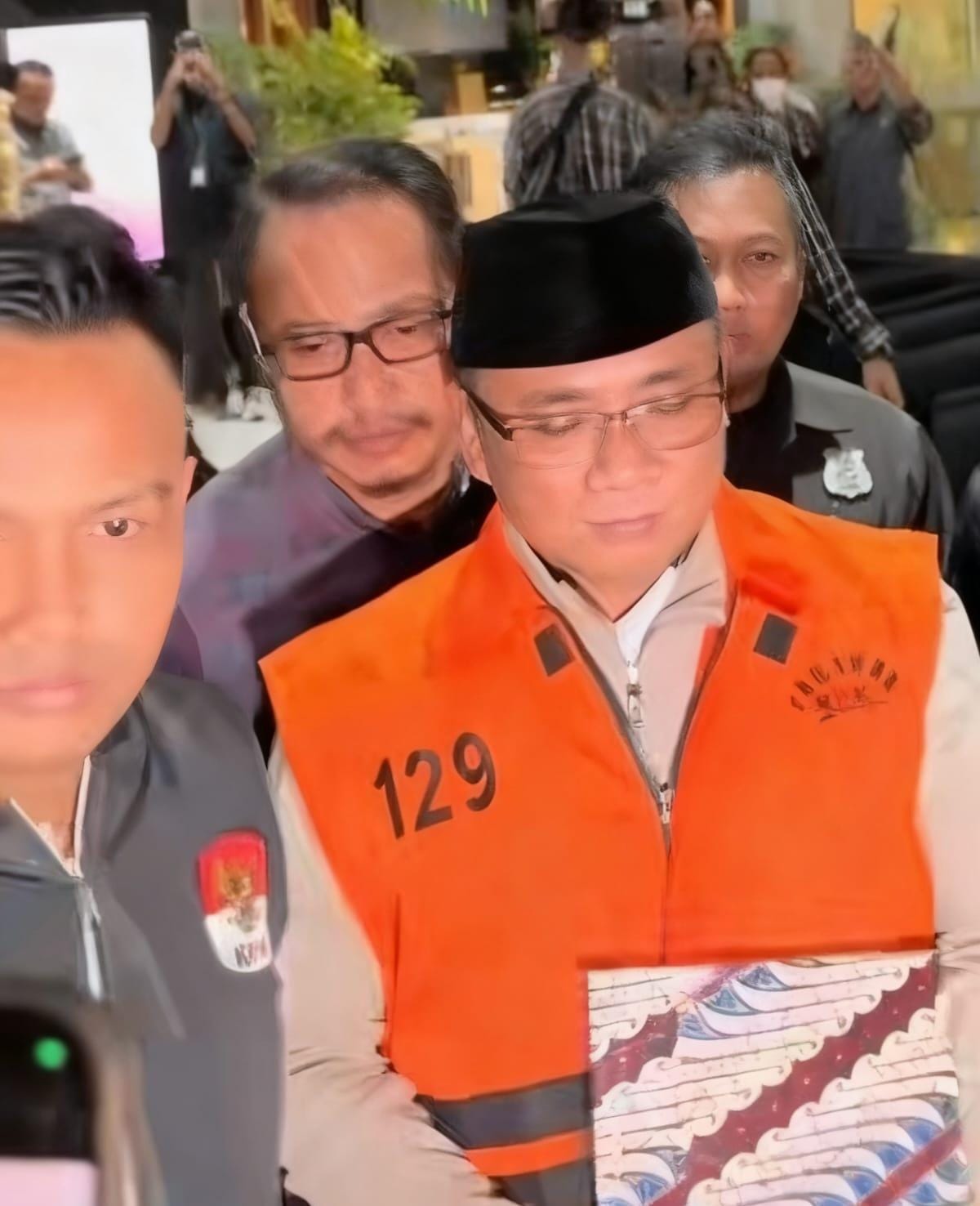 KPK Resmi Tahan Mantan Menag Yaqut Cholil Qoumas