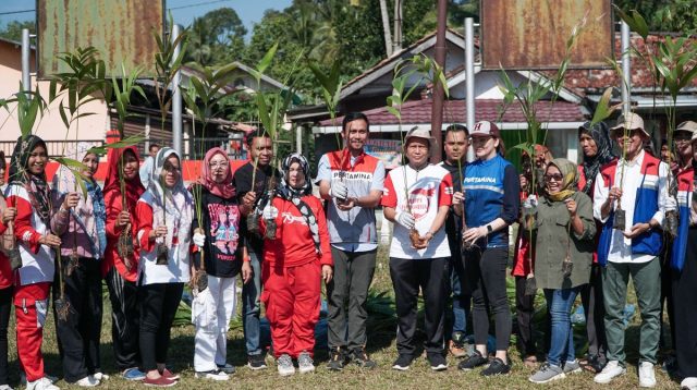 Dari Dapur Kue hingga Meja Belajar, Energi Matahari Hidupkan Harapan Desa Sukakarya