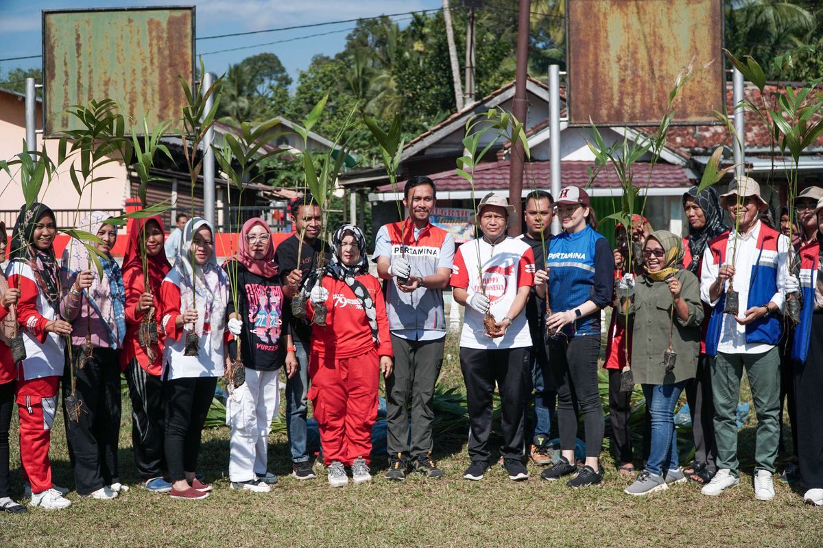Dari Dapur Kue hingga Meja Belajar, Energi Matahari Hidupkan Harapan Desa Sukakarya