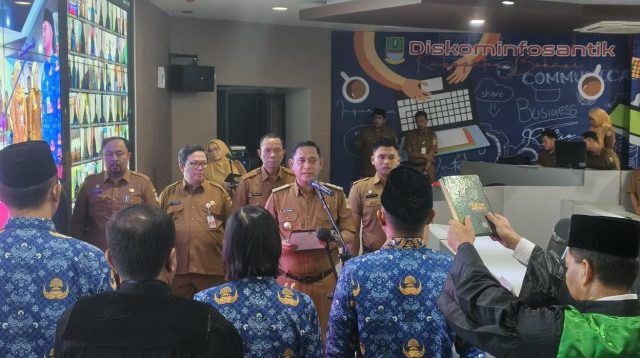 Perkuat Birokrasi,Plt Bupati Bekasi Lantik 464 Pejabat Fungsional