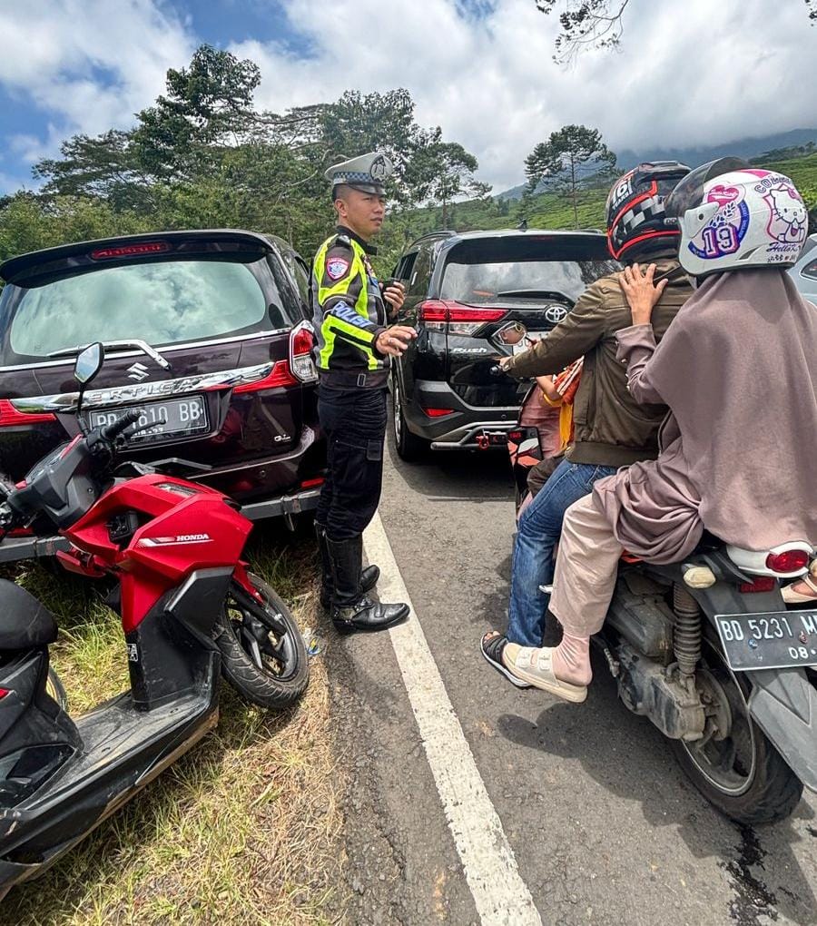 Wisata Gunung Dempo Membludak, Polres Pagar Alam Maksimalkan Pengamanan di Hari Ketiga Lebaran