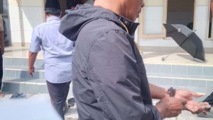 Wujud Kepedulian, Kades Karangsari Antarkan Jenazah Orang Tua Sekdes ke Peristirahatan Terakhir