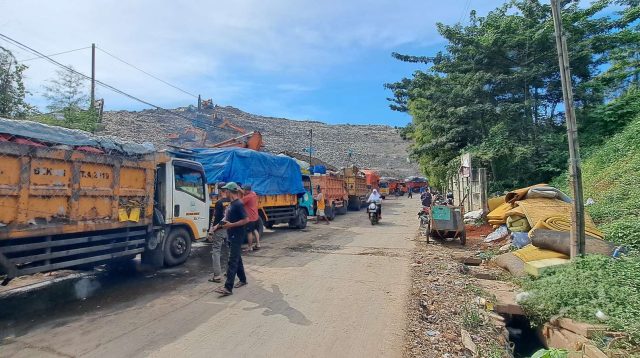 Operasional TPA Burangkeng Kembali Normal, DLH Kabupaten Bekasi Pastikan Antrean Terurai