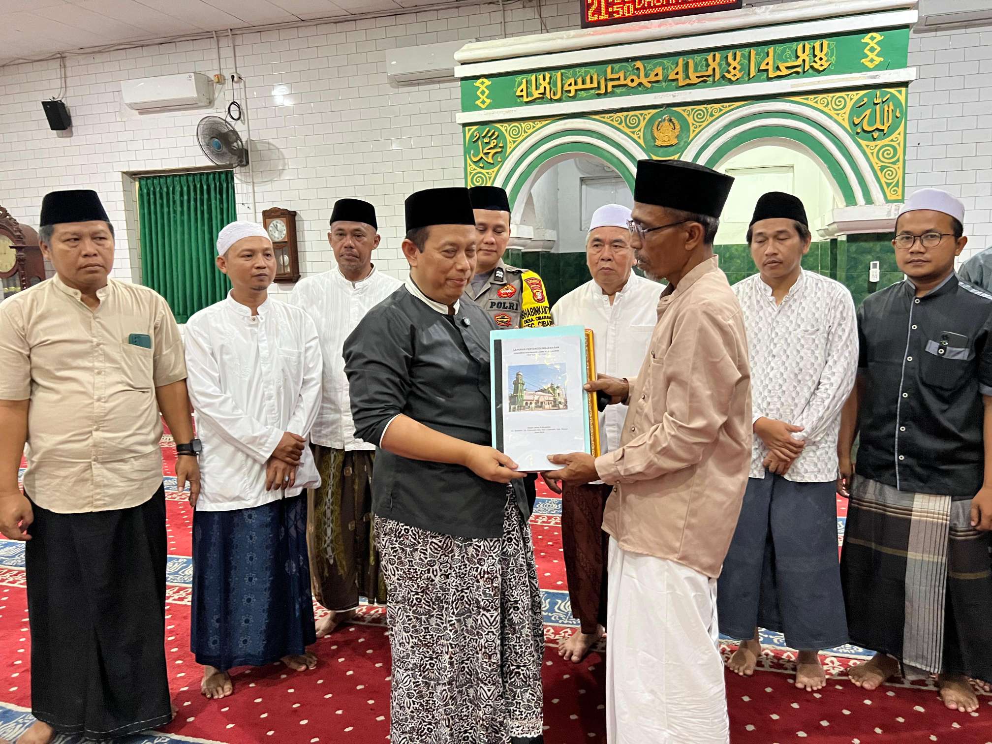 Panggilan dari Rumah Tuhan Munawar Fuad Noeh Kembali Didaulat Pimpin DKM Masjid Jami Al Mujahidin Cibarusah