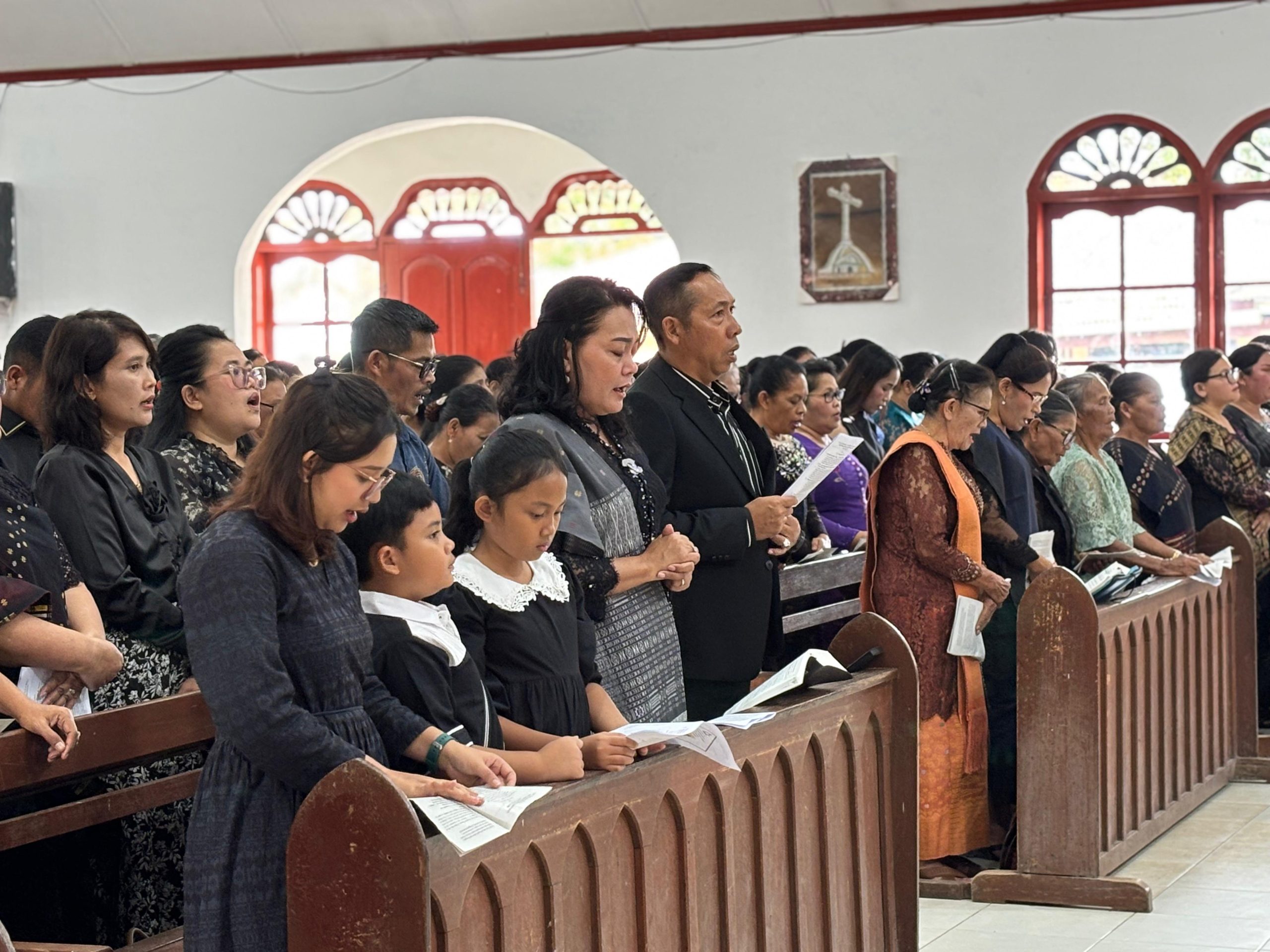 Jumat Agung di HKBP Simorangkir, Bupati Taput Sampaikan Pesan Iman dan Kebangkitan