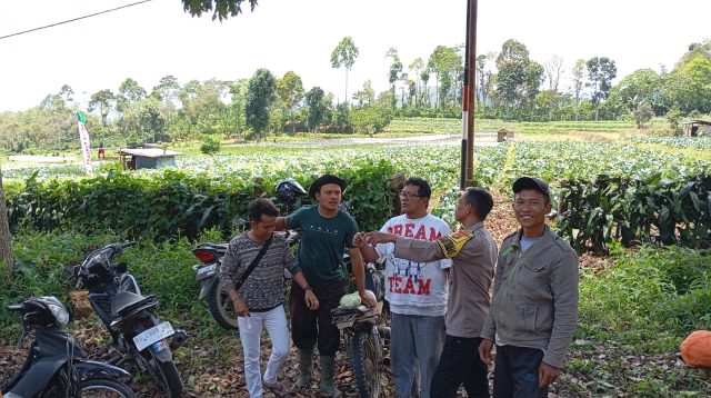 Bhabinkamtibmas Dempo Makmur Gencar Sambang Warga, Sampaikan Himbauan Anti Premanisme dan Judi Online