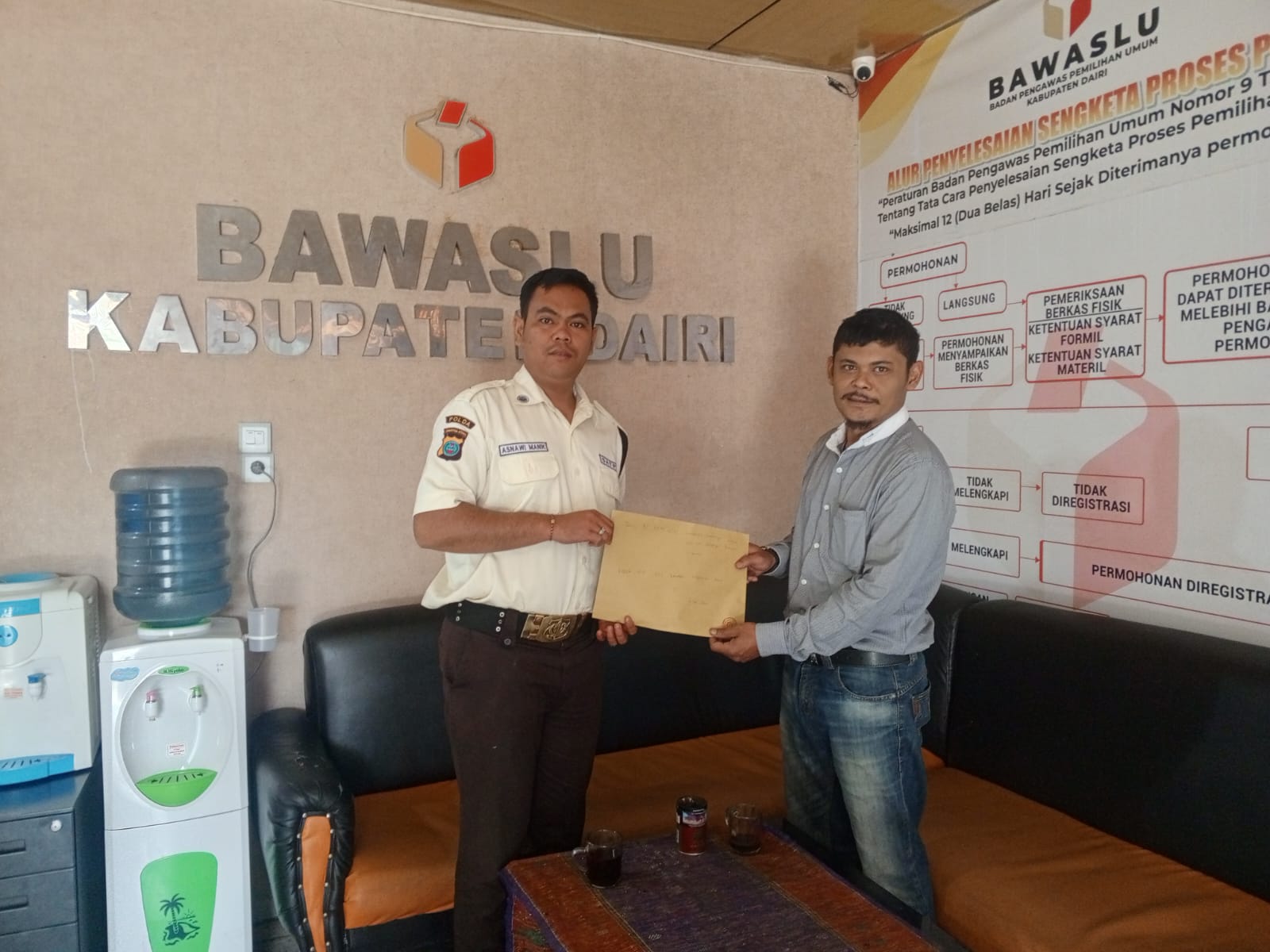 LSM KCBI Hantam Tembok Bungkam Bawaslu Dairi: Audit Total Dana Hibah Pilkada, Pecat Pejabat Jika Terbukti ‘Main Mata’!