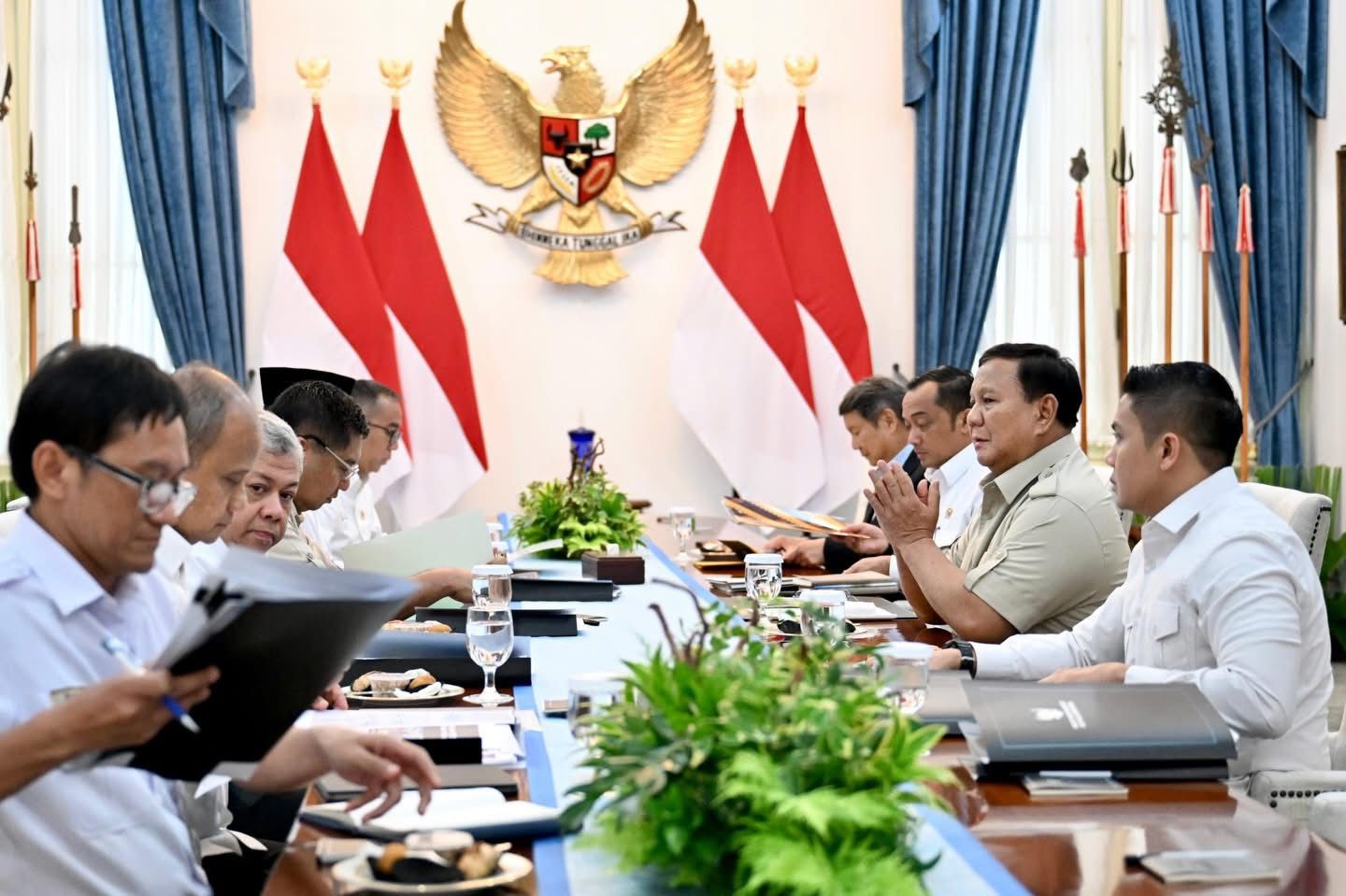 Presiden Prabowo Pimpin Ratas: Targetkan 400 Ribu Bedah Rumah dan Optimalisasi Lahan BUMN