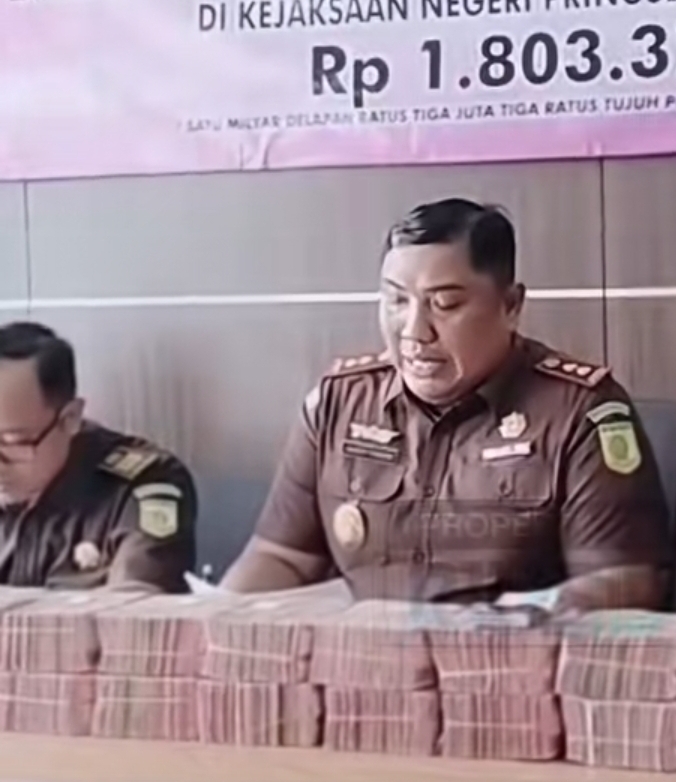 Korupsi Dana Umat dan Nasabah: Kejari Pringsewu Paksa Terpidana Balikkan Miliaran Rupiah ke Negara