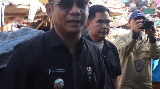 Respons Cepat Keluhan Warga, Plt Bupati Bekasi Segel TPS Ilegal Belasan Tahun di Tambun Utara