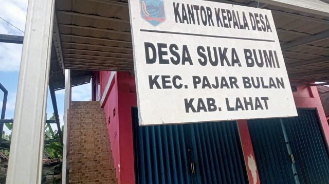 Kantor Desa Suka Bumi Bak ‘Kuburan’, Pelayanan Publik di Pajar Bulan Dipertanyakan