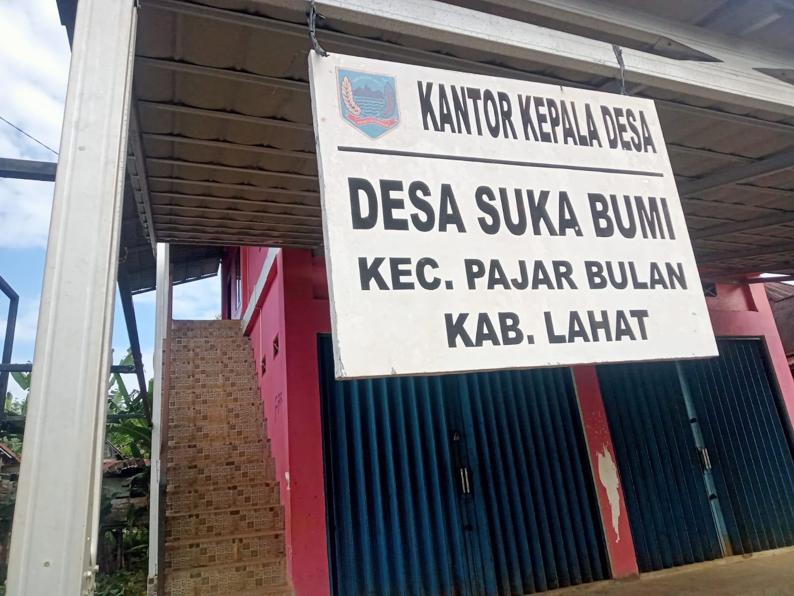 Kantor Desa Suka Bumi Bak ‘Kuburan’, Pelayanan Publik di Pajar Bulan Dipertanyakan