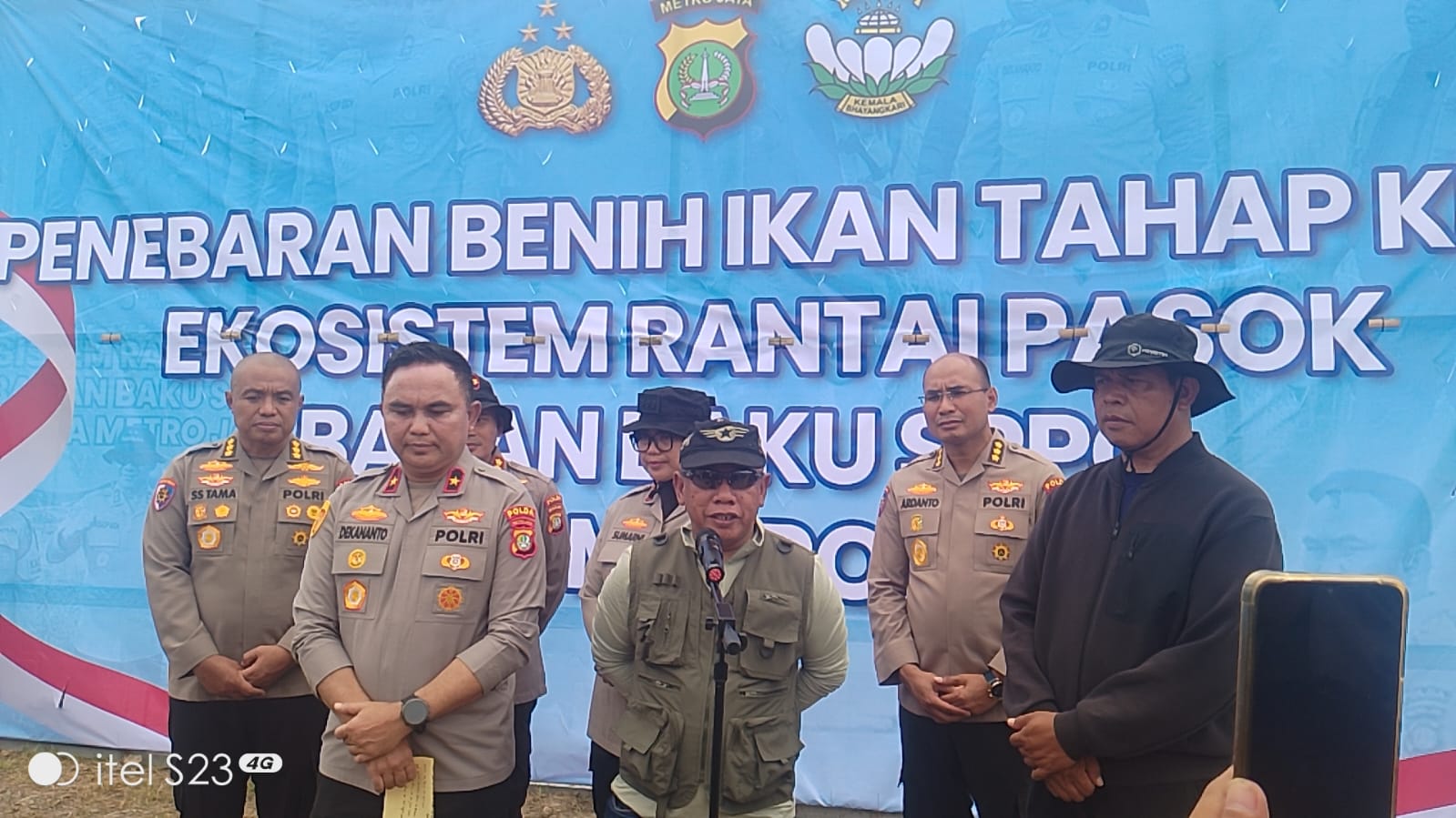 Dukung Ketahanan Pangan, Polda Metro Jaya Tebar 21.000 Benih Ikan di Muaragembong