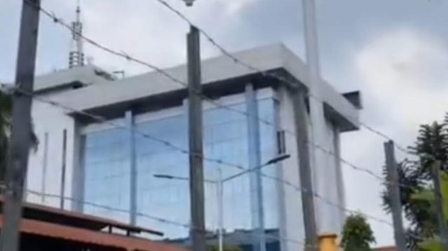 Kawat Berduri di Depan Kantor Gubernur Kaltim Simbol Ketakutan atau Kewaspadaan?