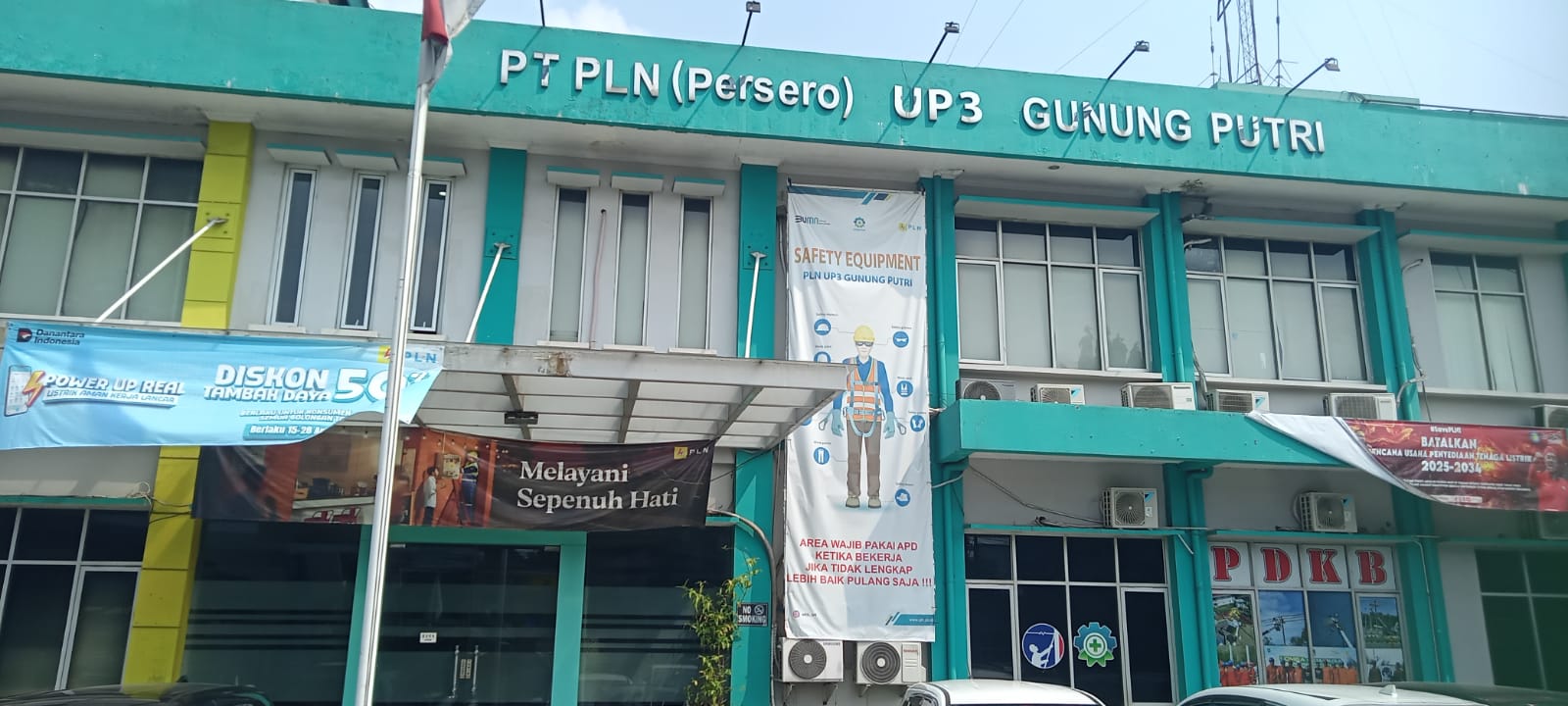 Akibat Kelalaian Pegawai PLN Gunung Putri Warga Dayeuh Cileungsi Dirugikan, Hal ini Jadi Sorotan Publik