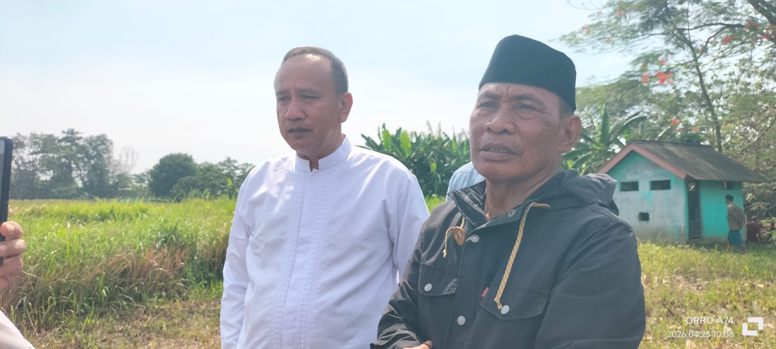 Wujudkan Kepedulian Sosial, Pieter Tanuri Wakafkan Tanah Pemakaman dan Beri Bantuan Kendaraan untuk Warga Karangsari