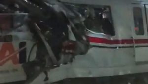 Musibah Tak Ada yang Tahu, KAI Sampaikan Permohonan Maaf dan Fokus Evakuasi Penumpang di Stasiun Bekasi Timur