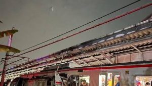 Diduga Gegara Kelalaian, Kereta Agro Bromo arah Jawa Laju Kencang Berkahir Tabrak KRL