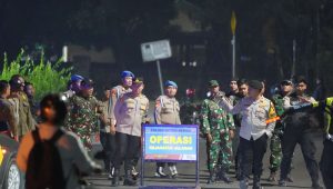 Jaga Bekasi, Polres Metro Bekasi Bersama Polsek Cikarang Pusat dan 3 Pilar Gelar OKJ Berikan Ketenangan Warga di Malam Hari Jaga Bekasi, Polres Metro Bekasi Bersama Polsek Cikarang Pusat dan 3 Pilar Gelar OKJ Berikan Ketenangan Warga di Malam Hari