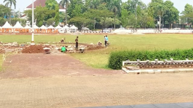 Diduga Tak Dibekali K3, Pekerja Proyek Diarea Kantor Pemkab Bogor dan DPRD Abaikan Keselamatan Kerja