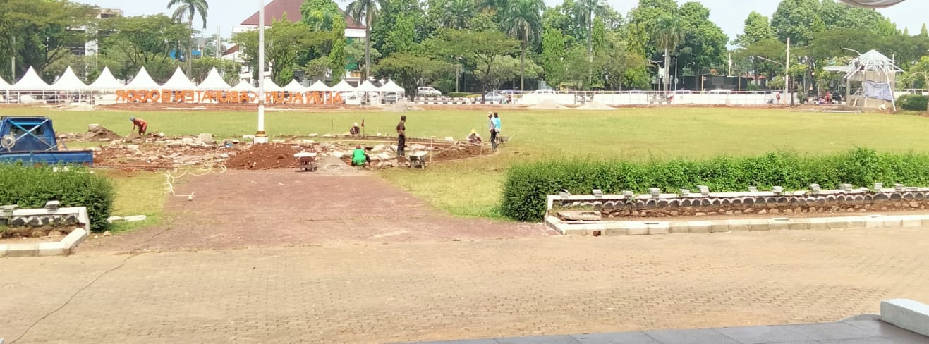 Diduga Tak Dibekali K3, Pekerja Proyek Diarea Kantor Pemkab Bogor dan DPRD Abaikan Keselamatan Kerja