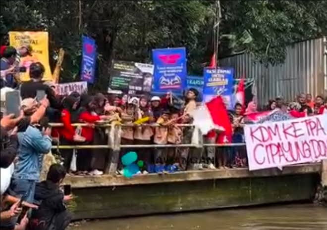 Masih Momen HUT Kota Depok ke 27, Dihadiahkan Warga Kp Benda Cipayung Unjuk Rasa