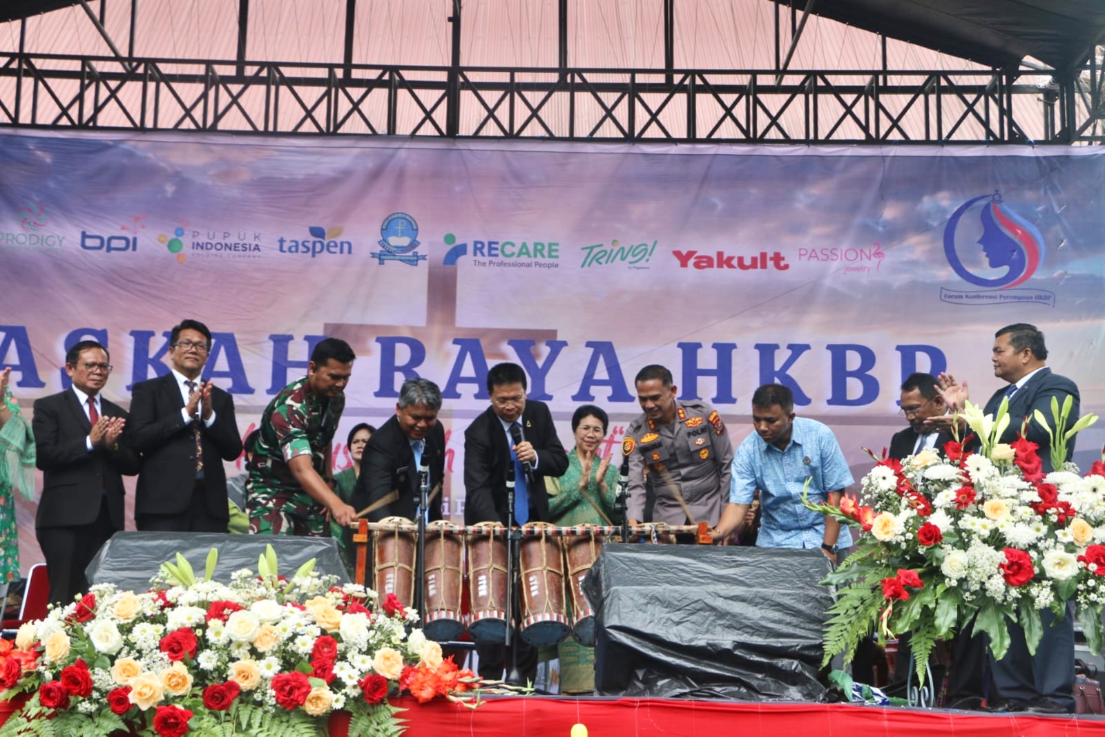 Pemkab Taput Gandeng HKBP Bangun Generasi Brilian dan Kembangkan Salib Kasih