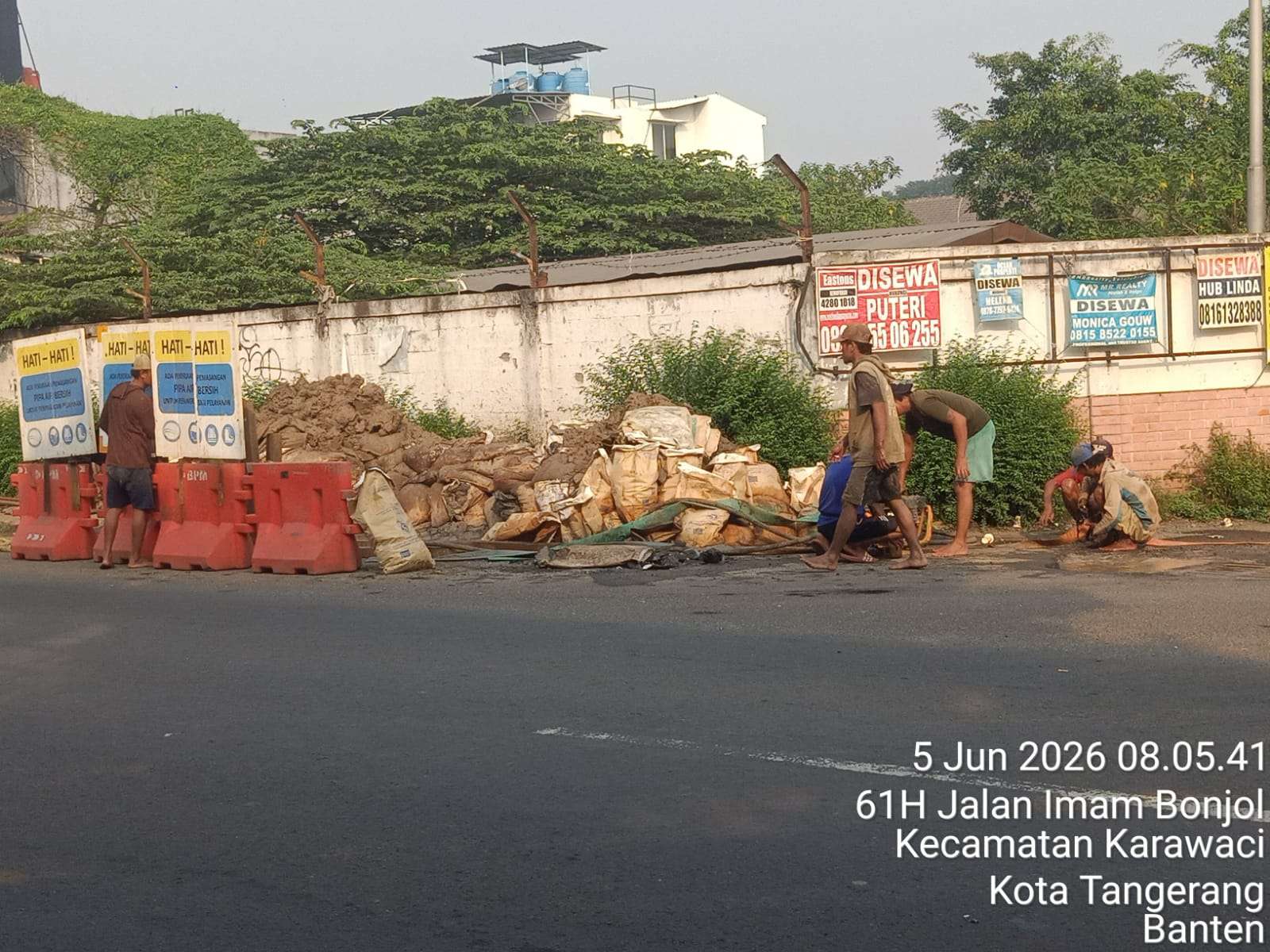 Warga Soroti Proyek PDAM Kota Tangerang di Jalan Imam Bonjol Diduga Abaikan Standar K3