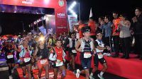Gubernur Sumatera Utara Bersama Bupati Samosir Lepas Peserta Lomba 100K Trail of The Kings 2026