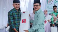 Pesan Moral Mengingat Kematian Bupati Bandung Bagikan Kain Kafan di 1 Muharram