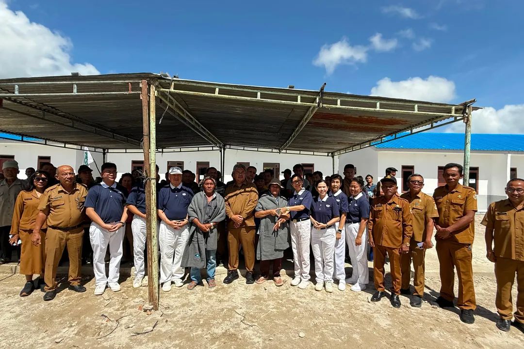 Wabup Taput dan Yayasan Buddha Tzu Chi Serahkan Kunci Huntap Dolok Nauli kepada 70 KK