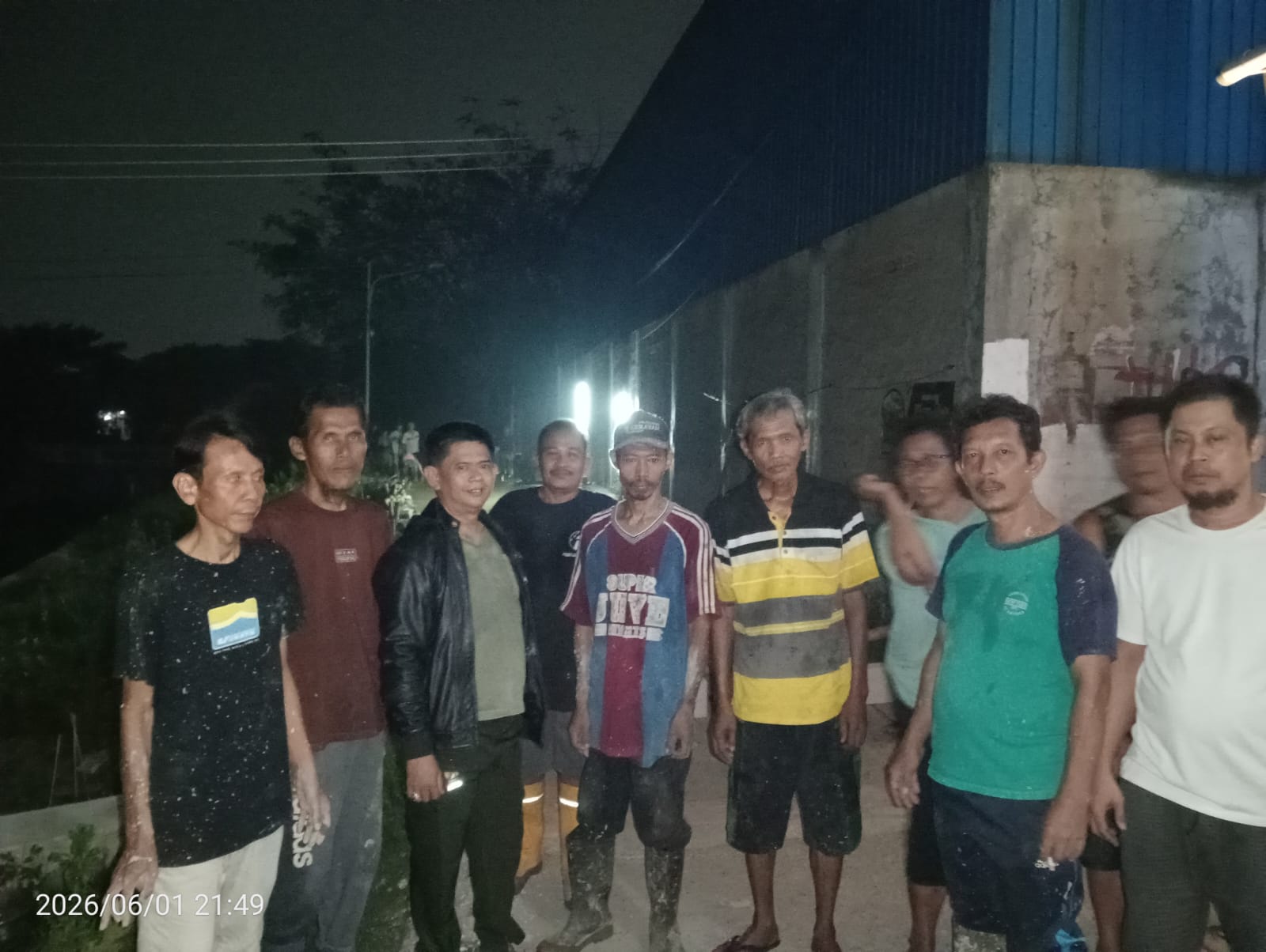 Keterangan foto : Warga Tanah Baru Harjamekat Cikarang Utara
