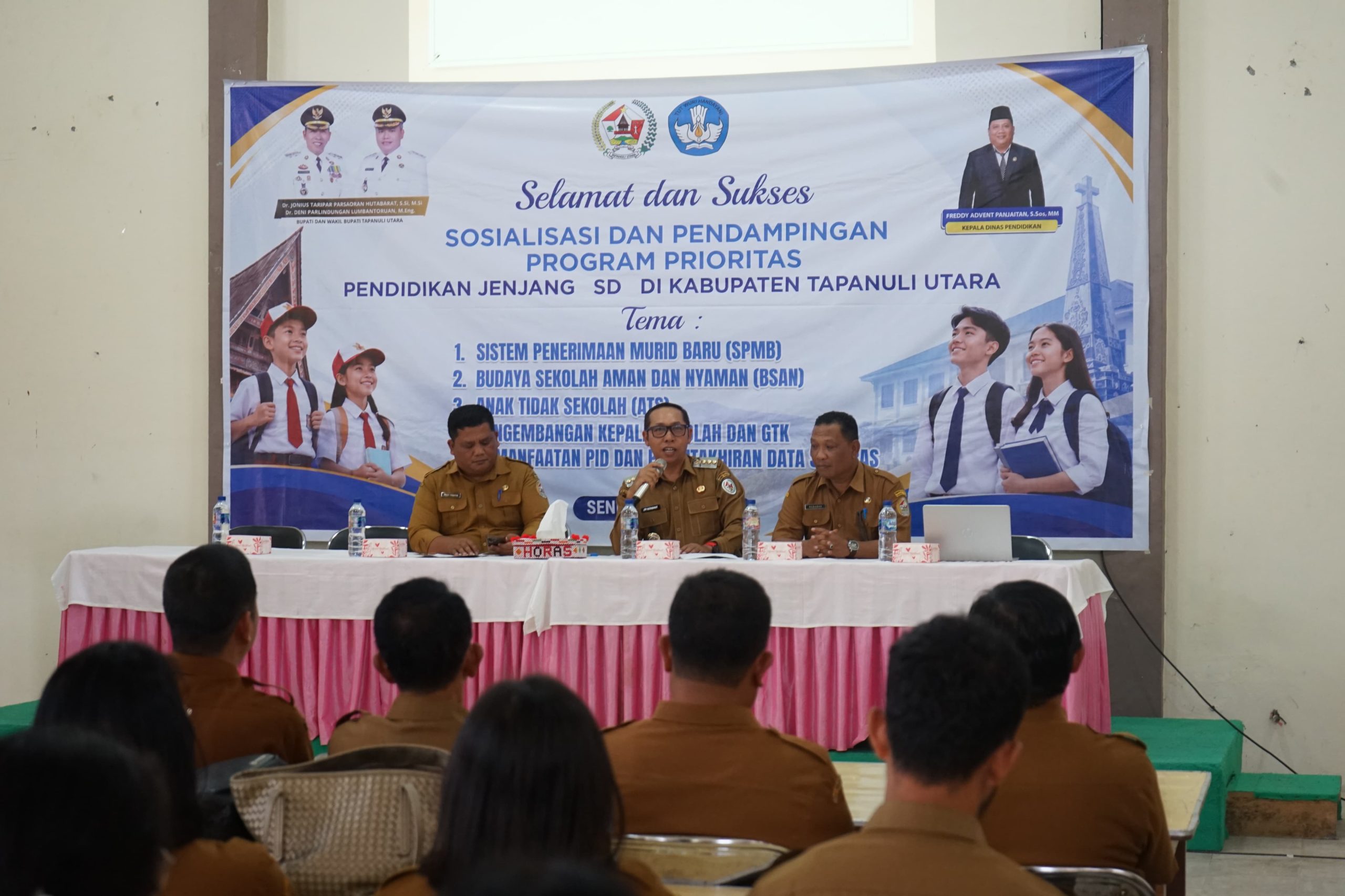 Bupati Taput Tekankan Pendidikan Karakter di Tengah Era AI