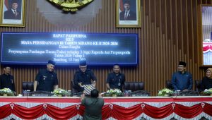 Tiga Raperda Pemkot Bandung Masuki Tahap Pandangan Umum Fraksi DPRD Tiga Raperda Pemkot Bandung Masuki Tahap Pandangan Umum Fraksi DPRD