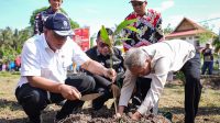 Jaga Gambut Tetap Basah, Menteri LH Jumhur Perkuat Sekat Kanal dan Budaya Ekologis di Pelalawan 10 Jaga Gambut Tetap Basah, Menteri LH Jumhur Perkuat Sekat Kanal dan Budaya Ekologis di Pelalawan