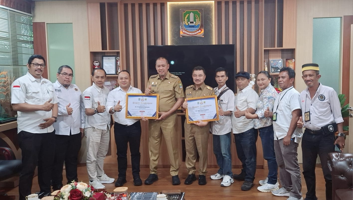 Panitia HPN Bekasi Raya 2026 Serahkan Piagam Penghargaan dan Laporan Kegiatan