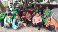Driver Ojol Cibitung-Cikarang Barat Terima Bantuan Beras dari Polsek Cikarang Barat Driver Ojol Cibitung-Cikarang Barat Terima Bantuan Beras dari Polsek Cikarang Barat