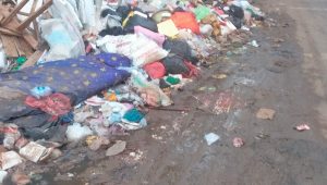 Sampah di TPS Rawajati Pancoran Jaksel Berserakan Keluar Jalan