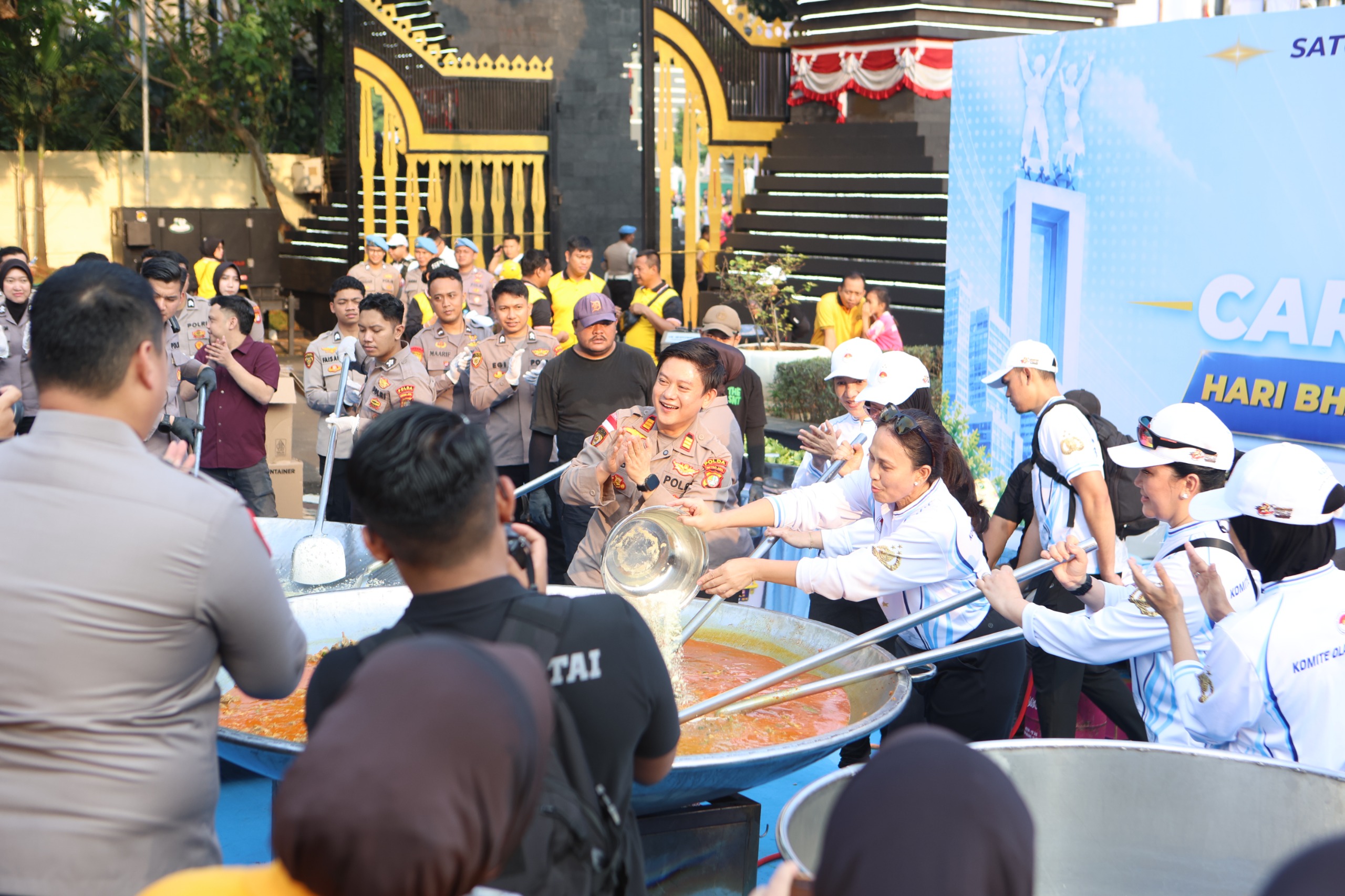 Bobon Santoso Bikin Heboh, Sajikan Tongseng Porsi Jumbo untuk Warga CFD Polda Metro Jaya
