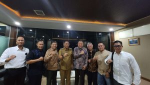 Plt Bupati Bekasi Asep Surya Atmaja Dukung Penyuluhan KUHP Baru Bersama Tim Hukum Merah Putih Plt Bupati Bekasi Asep Surya Atmaja Dukung Penyuluhan KUHP Baru Bersama Tim Hukum Merah Putih