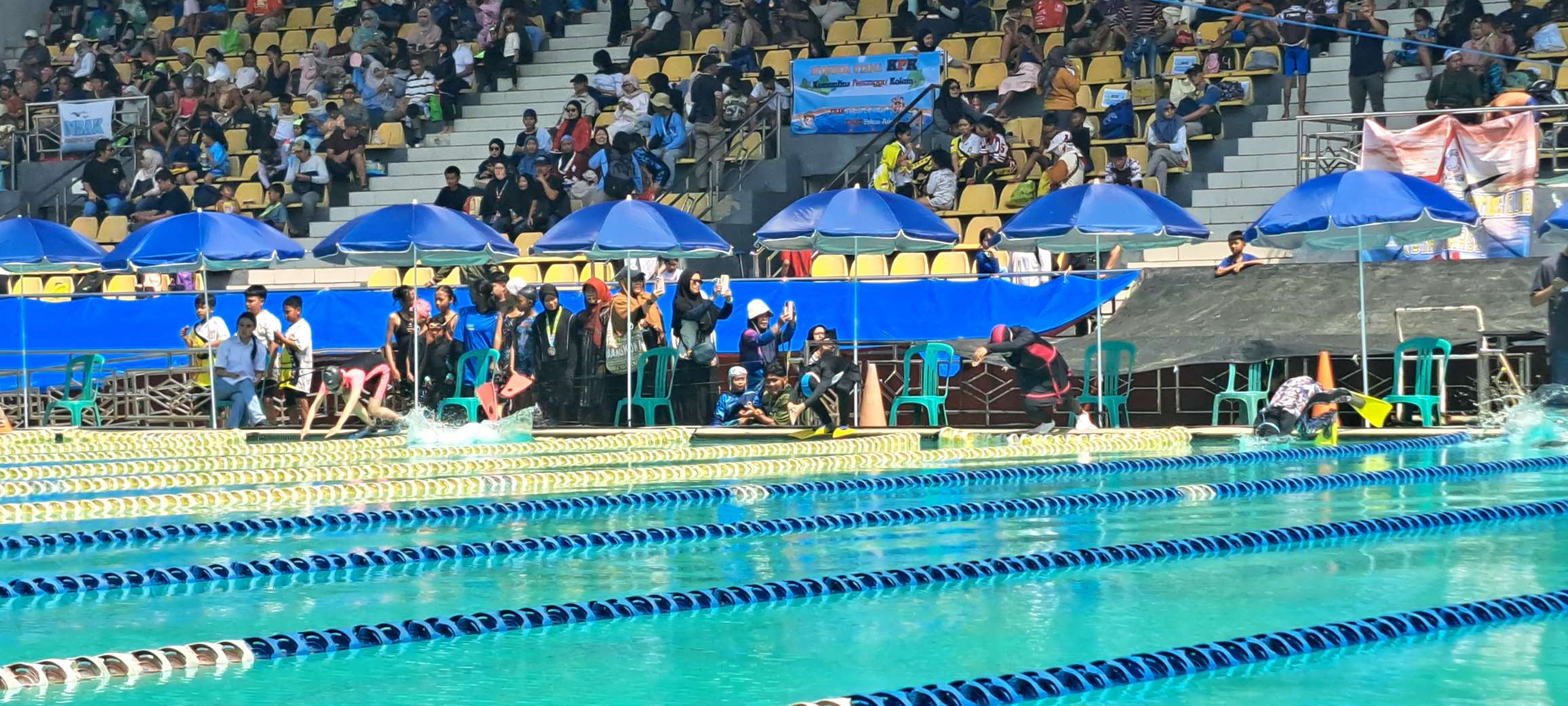 Ribuan Peserta Padati Aquatic Center Wibawa Mukti dalam Kejuaraan Renang Piala KONI Bekasi 2026