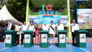 Bangun Karakter Ekologis dan Ketahanan Pangan, Menteri LH Jumhur Jadikan Sekolah di Gresik Percontohan Nasional