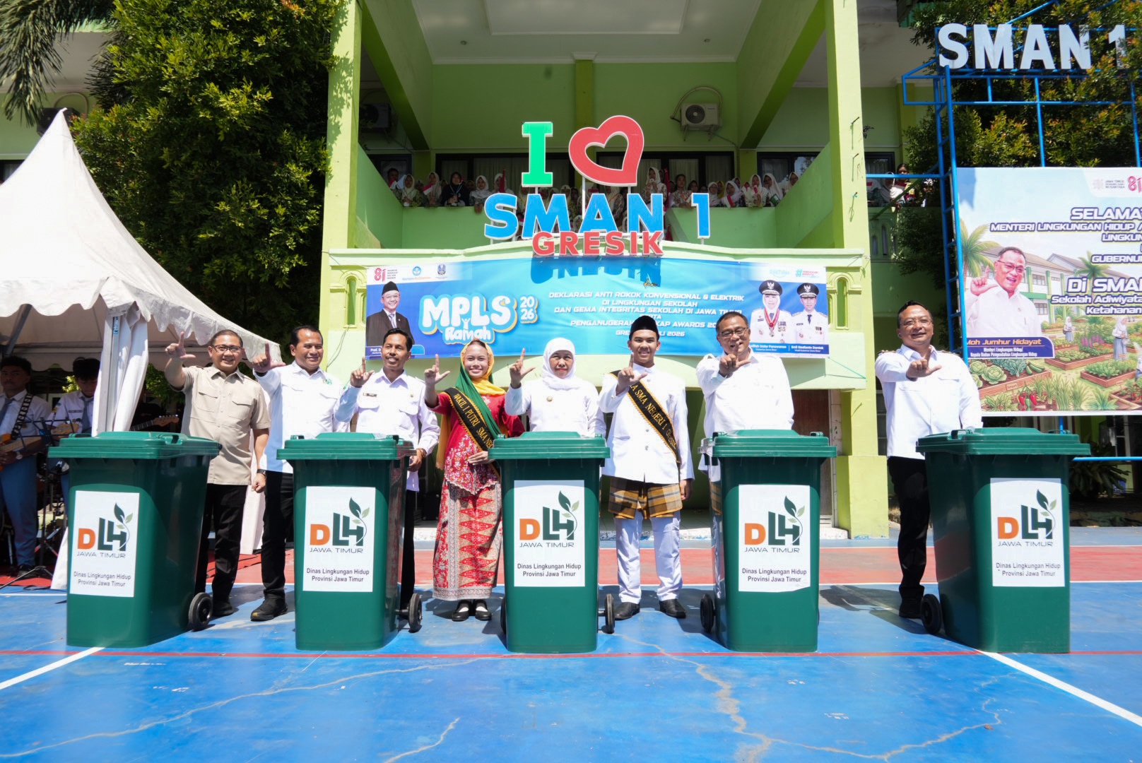 Bangun Karakter Ekologis dan Ketahanan Pangan, Menteri LH Jumhur Jadikan Sekolah di Gresik Percontohan Nasional