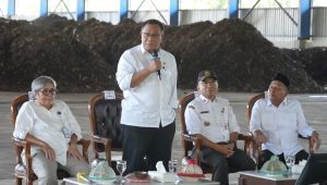Berkunjung di Kabupaten Jombang, Menteri LH Jumhur Ubah Paradigma Pengelolaan Sampah Menjadi Peluang Ekonomi Hijau